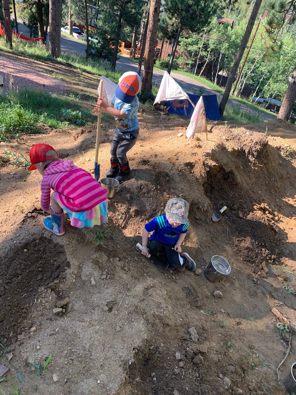 Little Feet Forest School | 7179 Ponderosa Ct, Evergreen, CO 80439, USA | Phone: (303) 358-8200