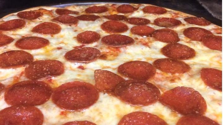 Ianazones Homemade Pizza | 207 E Marshall Rd, McDonald, OH 44437, USA | Phone: (330) 530-0620