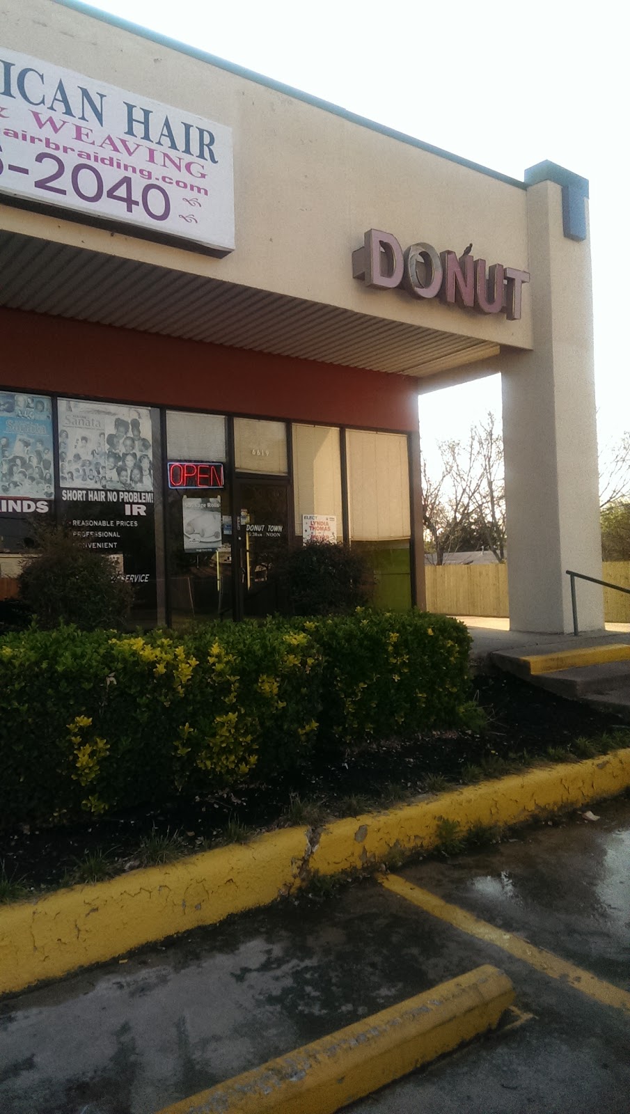 Donut Town | 6619 Forest Hill Dr # 90, Forest Hill, TX 76140, USA | Phone: (817) 561-4221