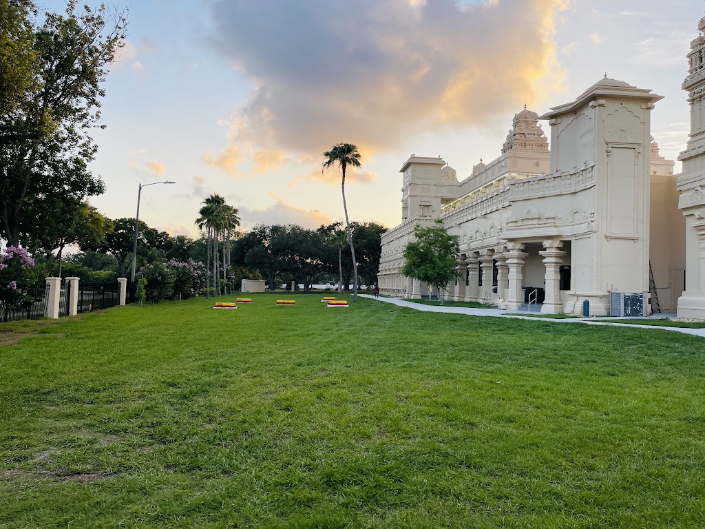 Hindu Temple of Florida | 5509 Lynn Rd, Tampa, FL 33624, USA | Phone: (813) 962-6890