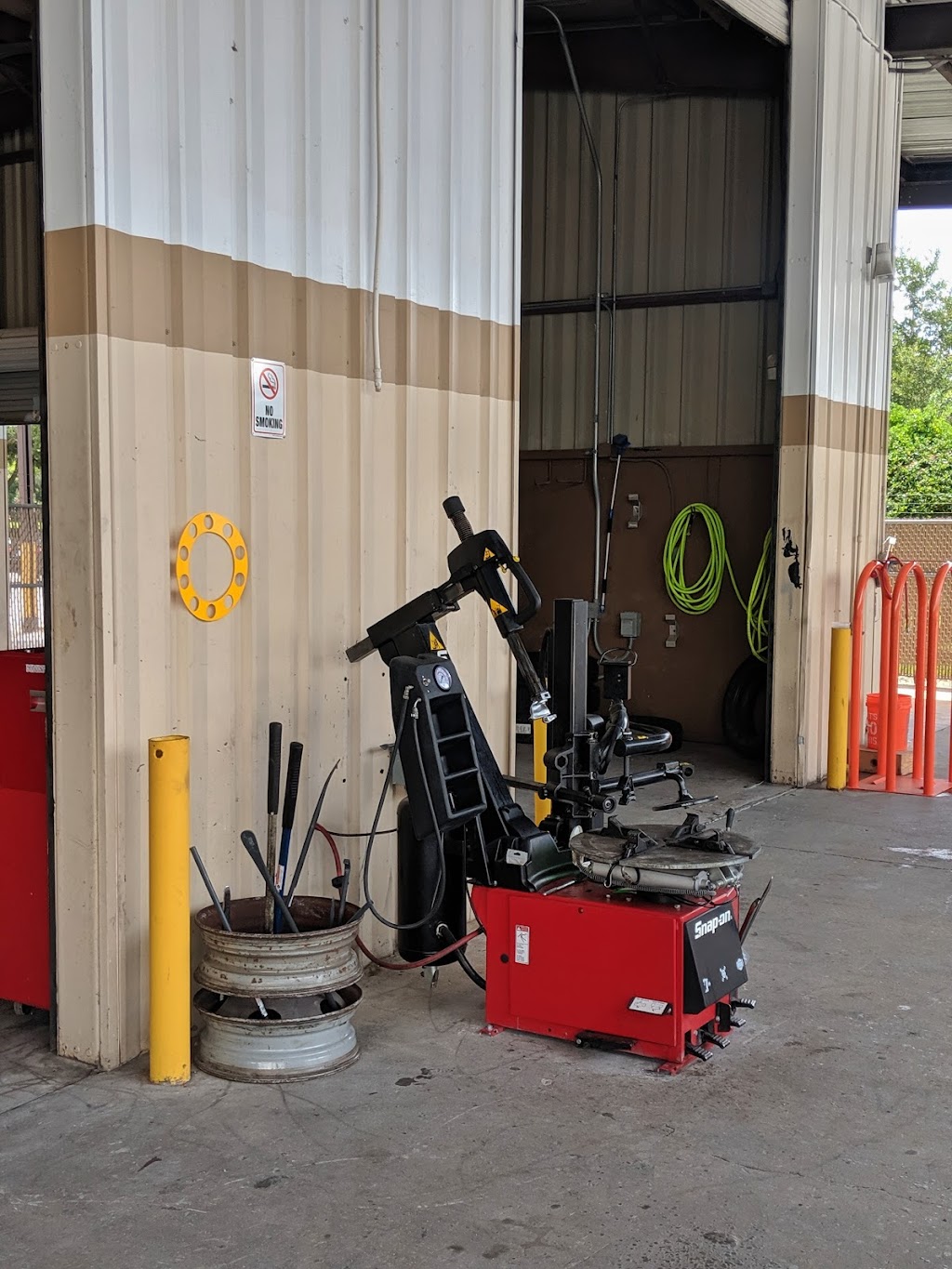 AP Tires And Services INC. | 4510 Orange Blvd, Sanford, FL 32771, USA | Phone: (386) 232-6172