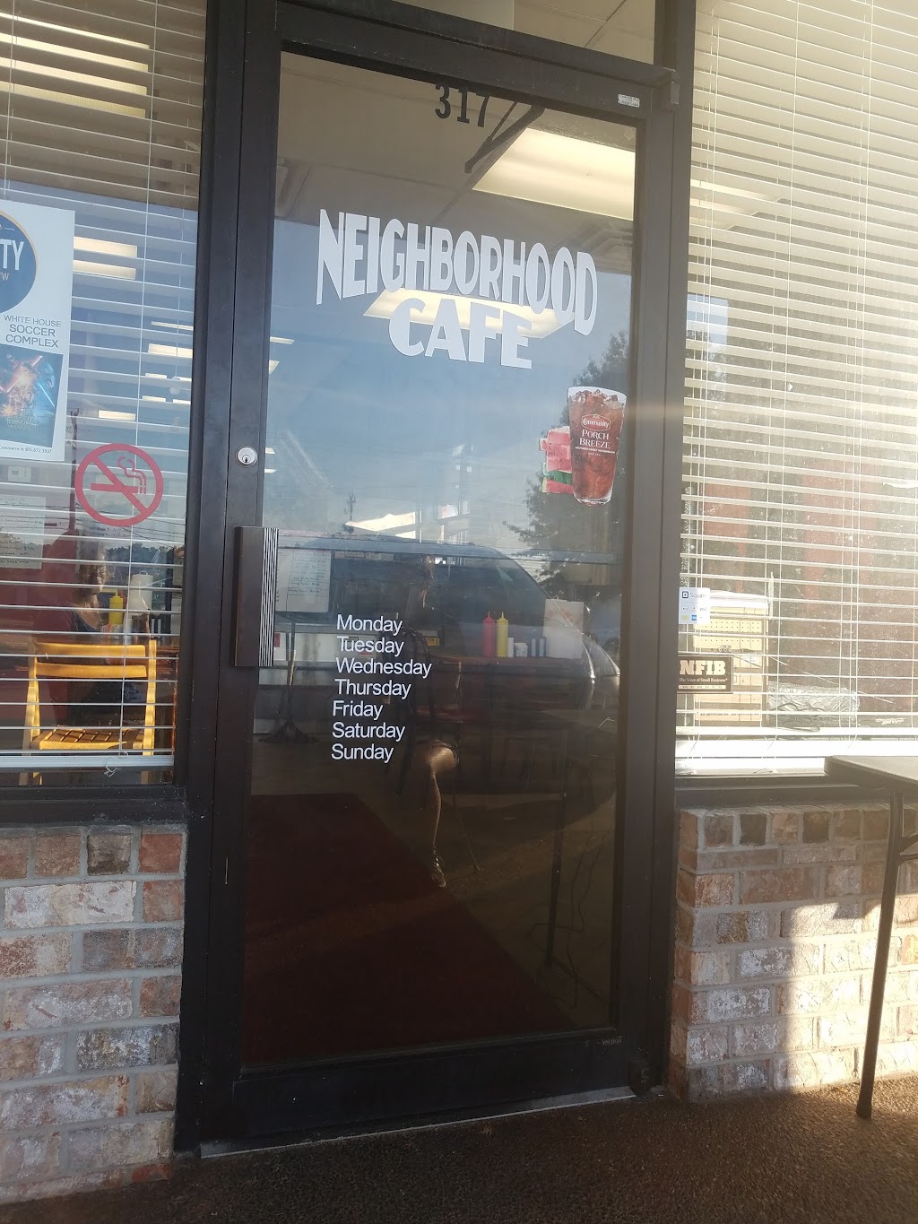 Neighborhood cafe | 317 West Dr, White House, TN 37188, USA | Phone: (615) 334-1891