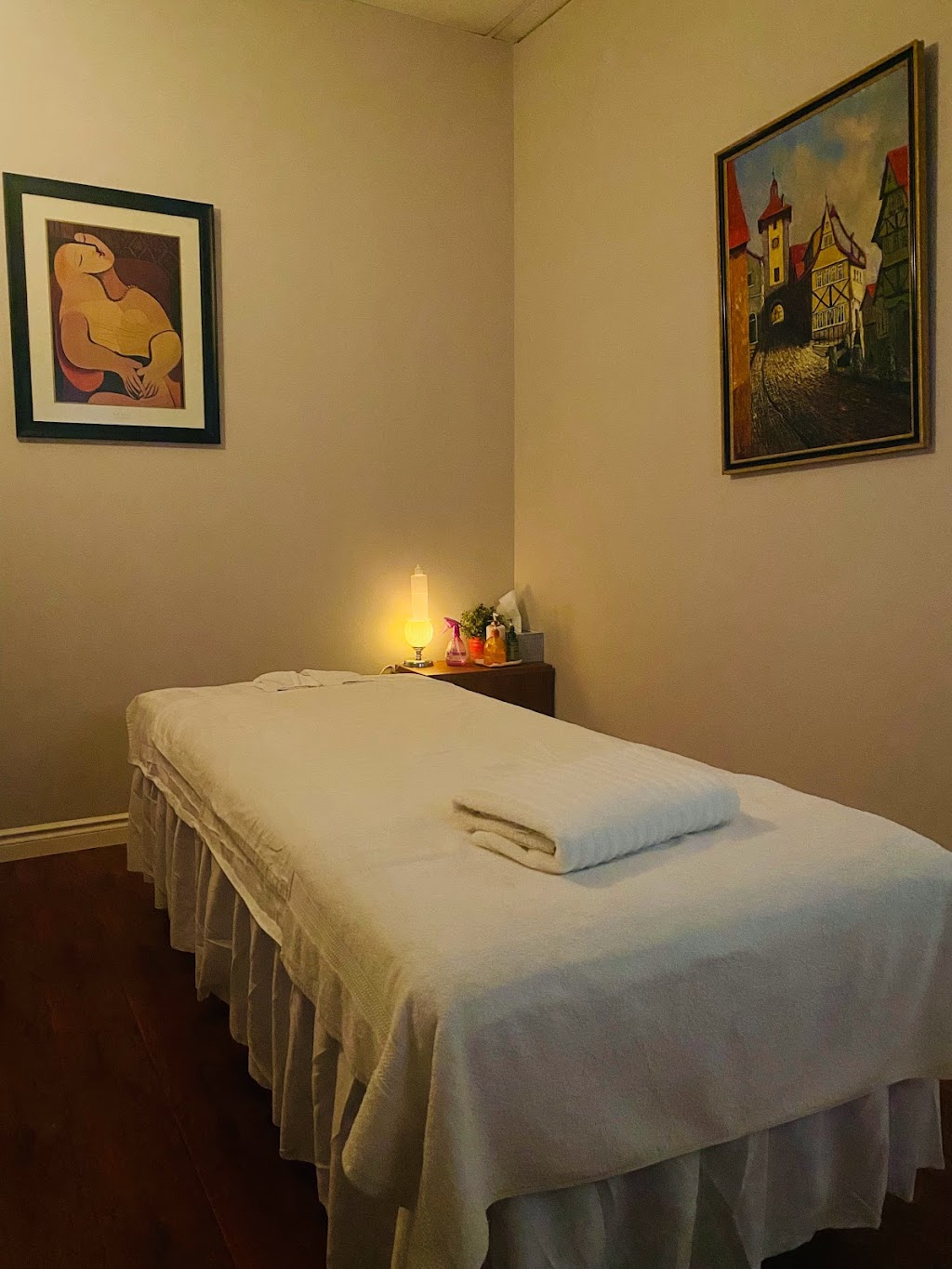 Spring Foot Massage | 934 W Foothill Blvd, Claremont, CA 91711 | Phone: (909) 399-5751