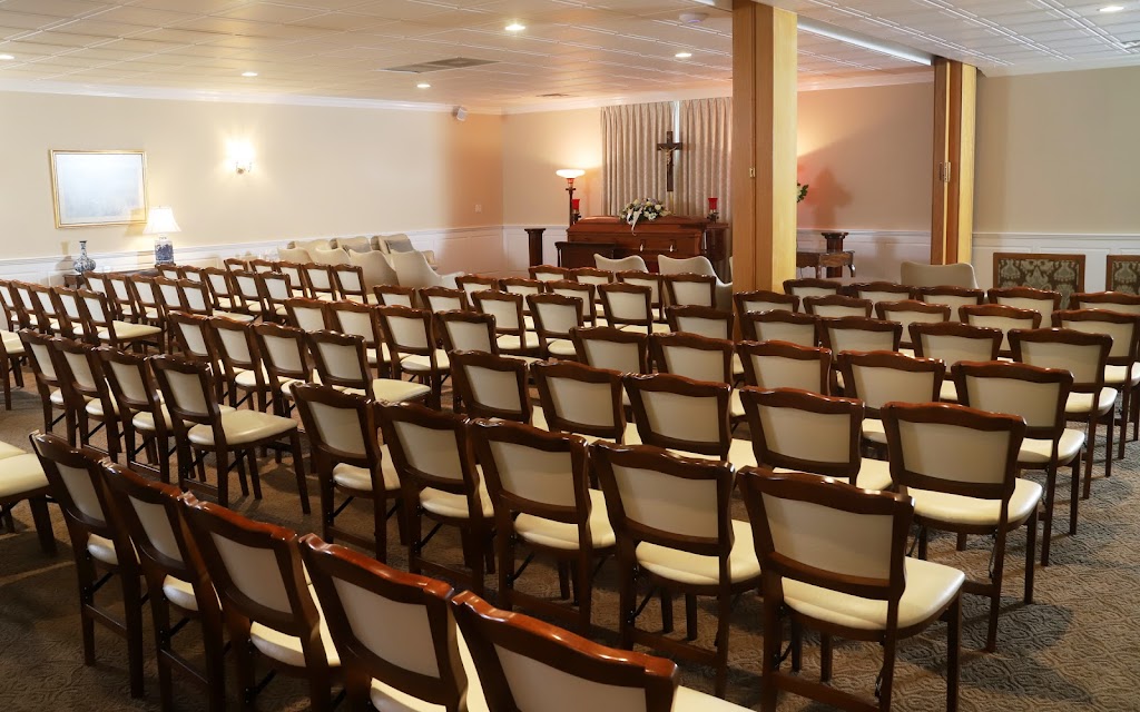 Lacerenza Funeral Home Inc | 8 Schuyler Ave, Stamford, CT 06902, USA | Phone: (203) 324-0158