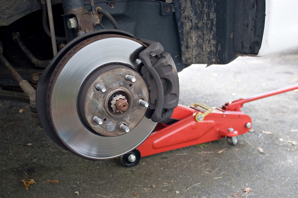 Seven Mile Auto Care | 20545 W Seven Mile Rd, Detroit, MI 48219, USA | Phone: (313) 535-2915