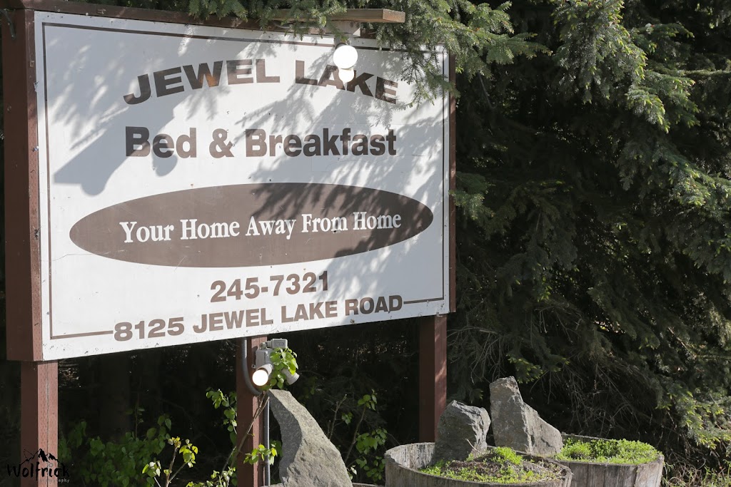 Jewel Lake Bed & Breakfast | 8125 Jewel Lake Rd, Anchorage, AK 99502, USA | Phone: (907) 245-7321