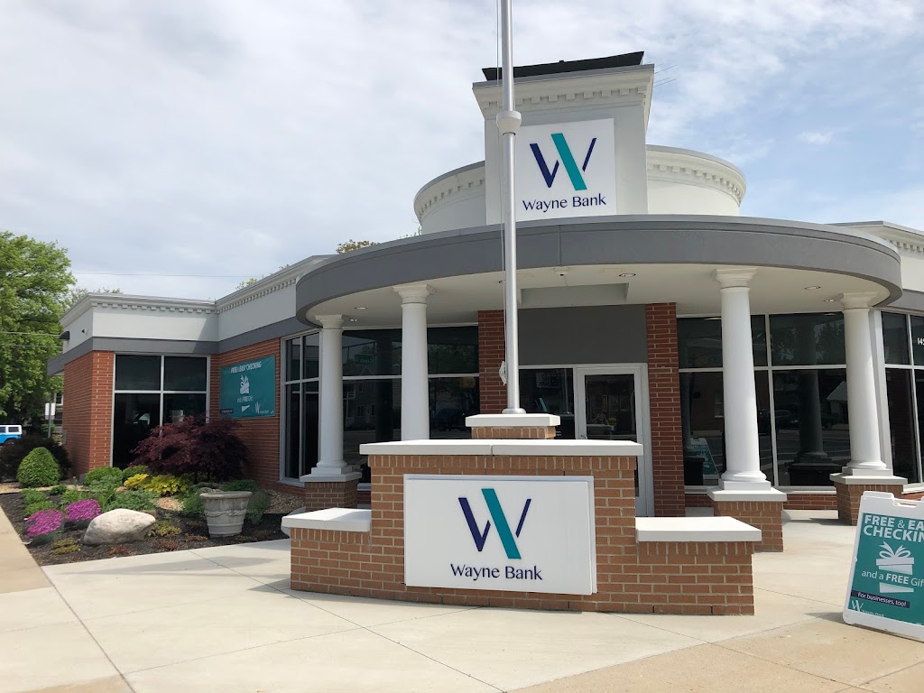 Wayne Bank | 145 W Main St, Cambridge City, IN 47327, USA | Phone: (765) 478-3561