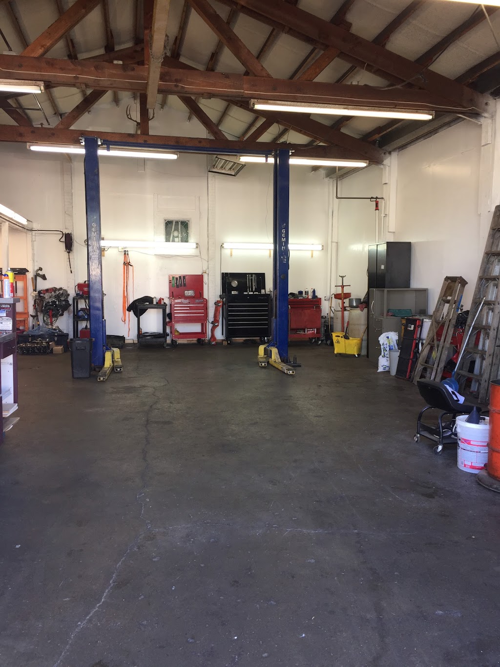 Dugans Automotive Services | 2424 Manor Way building b, Everett, WA 98204, USA | Phone: (425) 374-2605