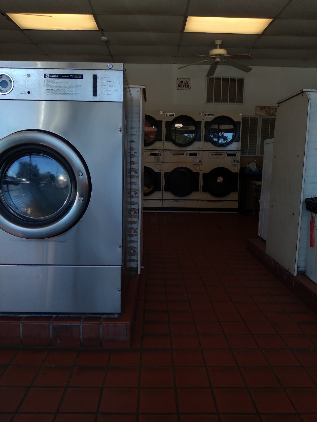 Daily wash coin laundry | 2201 Portlock Rd, Chesapeake, VA 23324, USA | Phone: (757) 532-8139