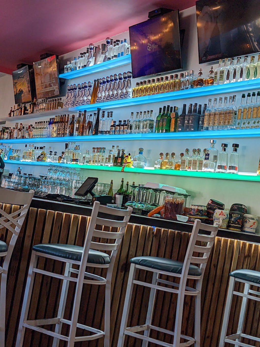 Mezcalito Henderson | 103 N Cooper Dr, Henderson, NC 27536, USA | Phone: (252) 572-4661