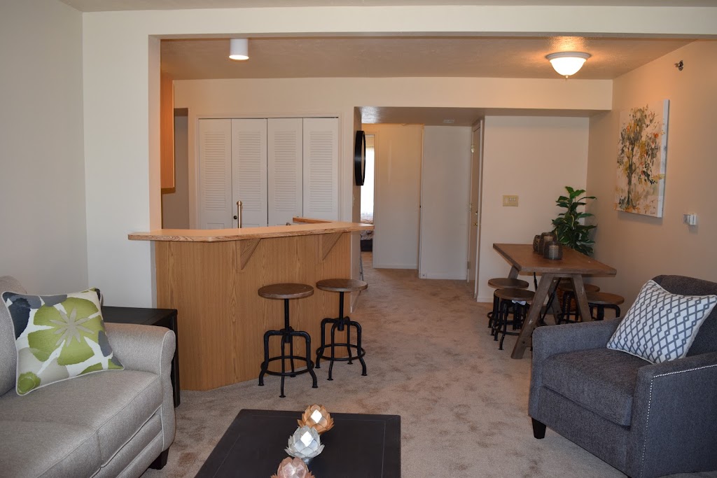 Huntington Cove Apartments | 2040 E 84th St, Merrillville, IN 46410, USA | Phone: (844) 858-6259