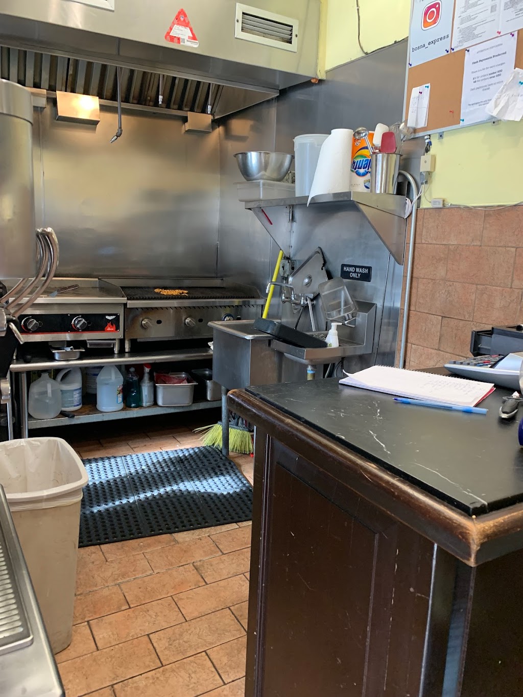 Bosna Express | 791 Fairview Ave, Queens, NY 11385, USA | Phone: (718) 497-7577