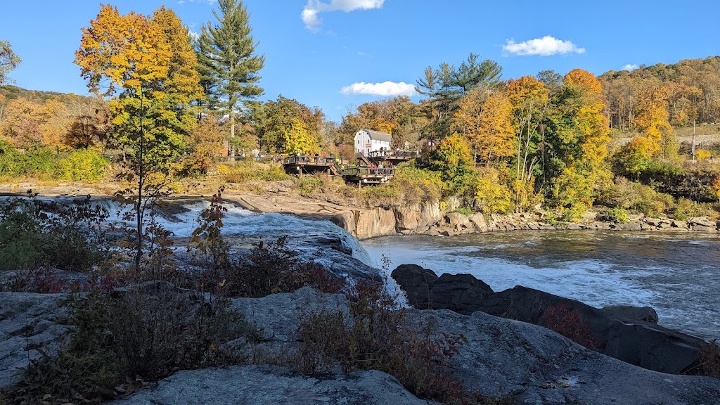 Ohiopyle Trading Post and River Tours | 4 Negley St, Ohiopyle, PA 15470, USA | Phone: (724) 329-1450