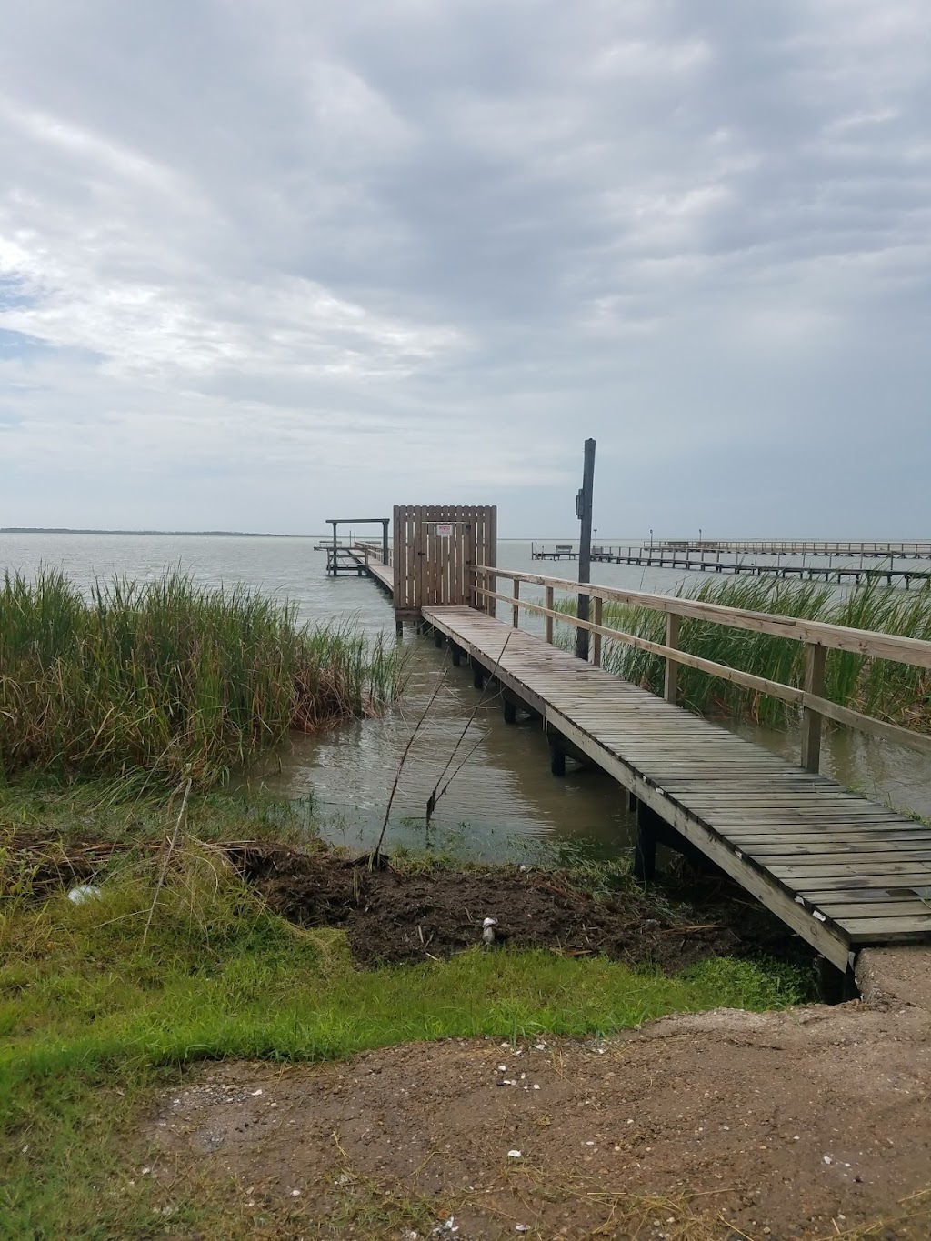 St. Charles Bay Trailer Inn | 142 Lamar Beach Rd, Rockport, TX 78382, USA | Phone: (361) 319-6079