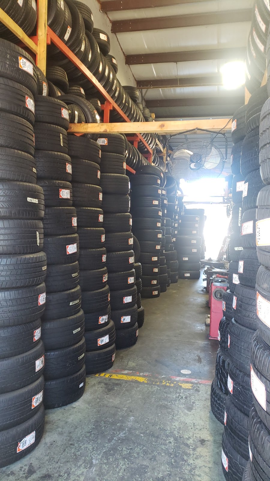 J&R New & Used Tire shop | 19144 W Little York Rd, Katy, TX 77449, USA | Phone: (713) 902-2954