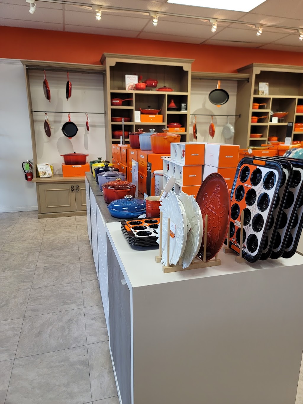 Le Creuset Outlet Store | 820 W Stacy Rd SUITE 456, Allen, TX 75013, USA | Phone: (972) 678-2222