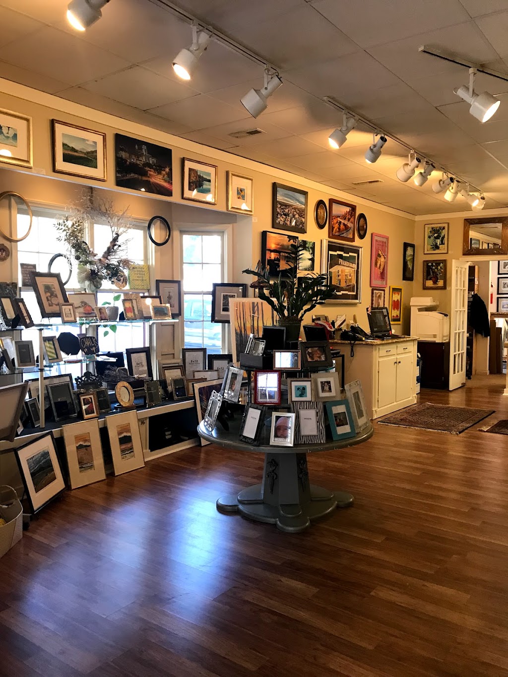 Frameworks Gallery and Frame Design | 1520 Dixie Trail, Raleigh, NC 27607, USA | Phone: (919) 781-3118