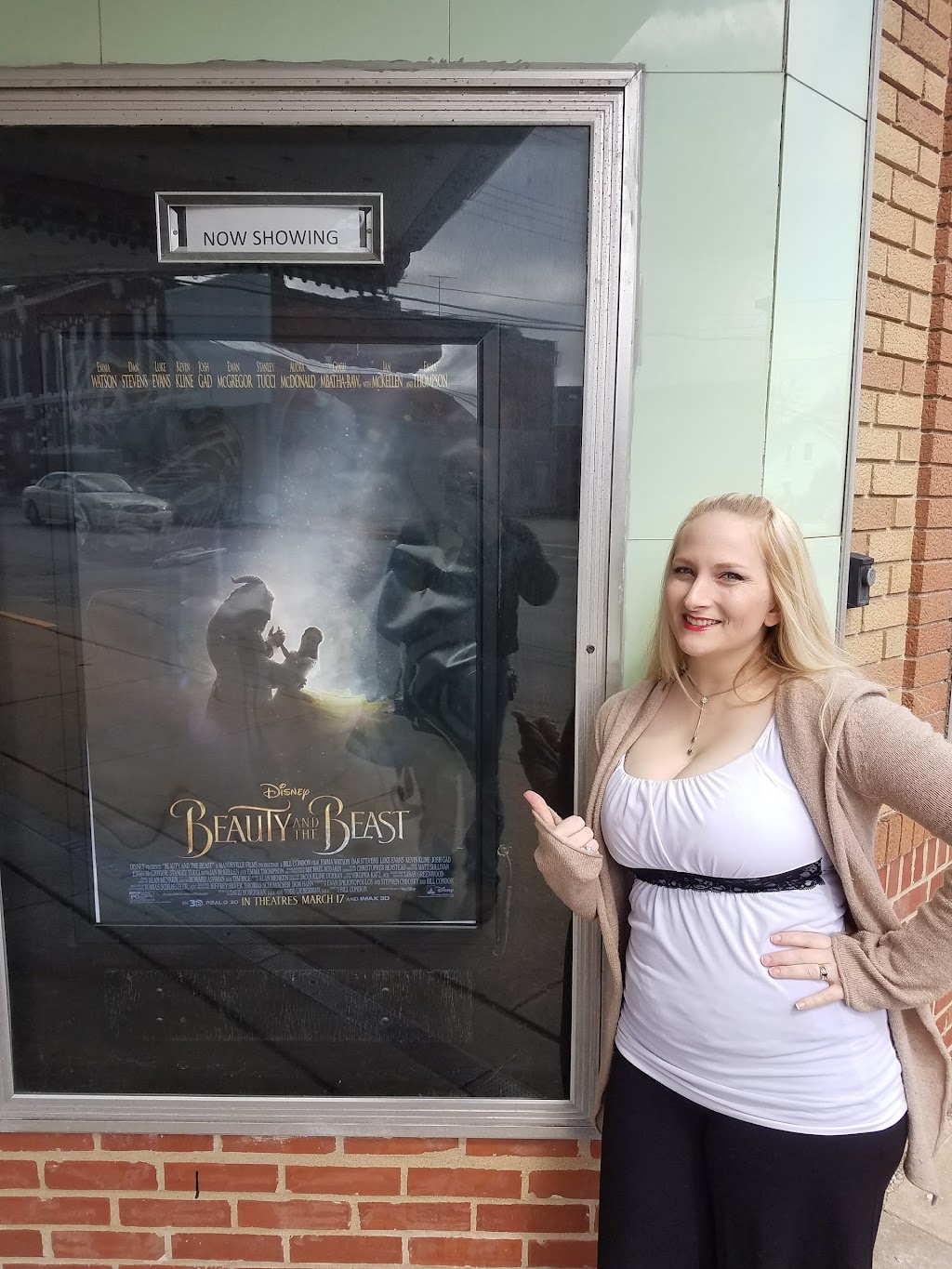 The Stadium Theatre | 117 E Pearl St, Jerseyville, IL 62052, USA | Phone: (618) 498-4711