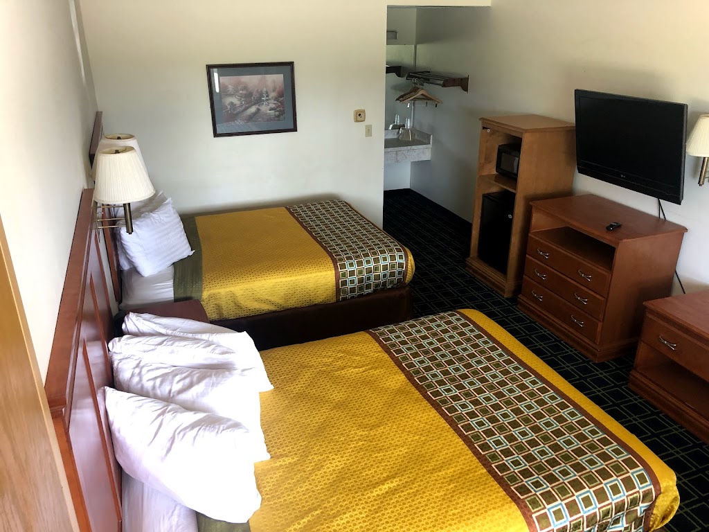 Sunset Inn and Suites - Seward | 1329 Progressive Rd, Seward, NE 68434, USA | Phone: (402) 643-3388