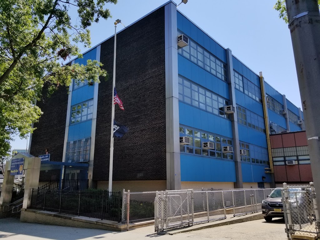 Riverdale / Kingsbridge Academy (Middle School / High School 141) | 660 W 237th St, The Bronx, NY 10463, USA | Phone: (718) 796-8516