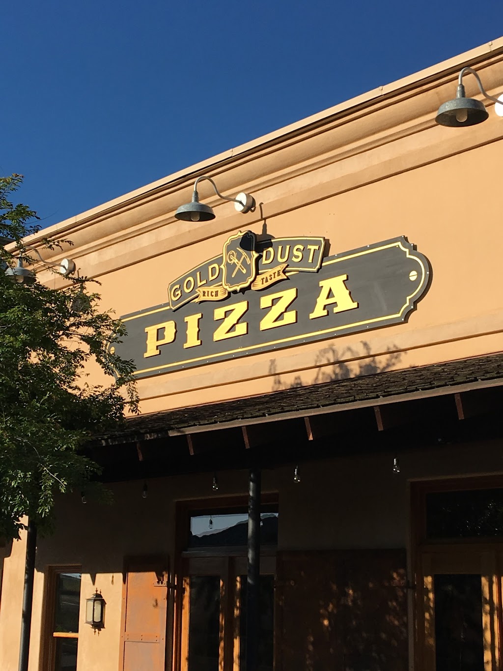 Gold Dust Pizza Copperopolis | 131 Town Square Rd, Copperopolis, CA 95228, USA | Phone: (209) 785-6161