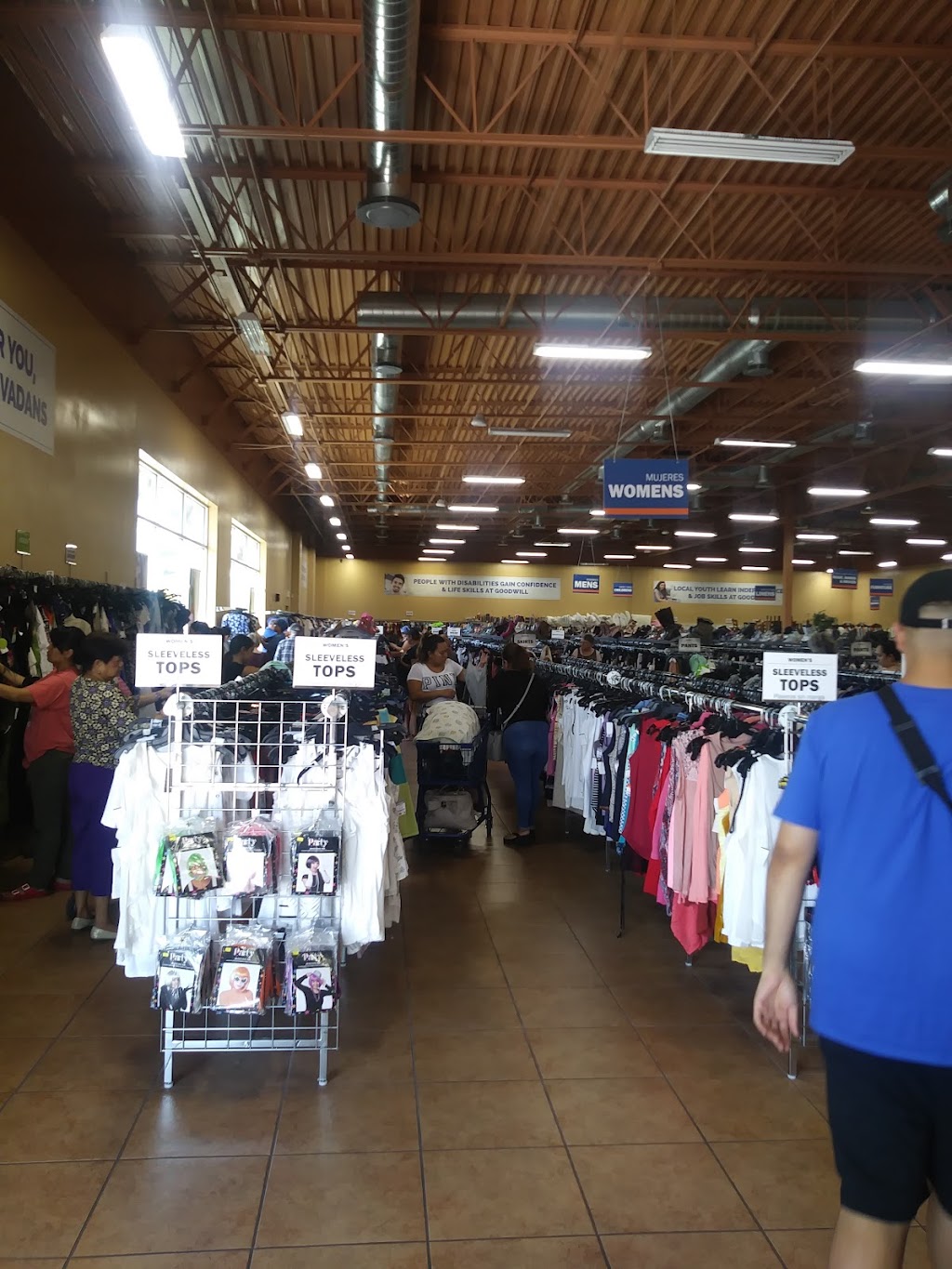 Goodwill Retail Store and Donation Center | 330 E Silverado Ranch Blvd, Las Vegas, NV 89183, USA | Phone: (702) 214-2055