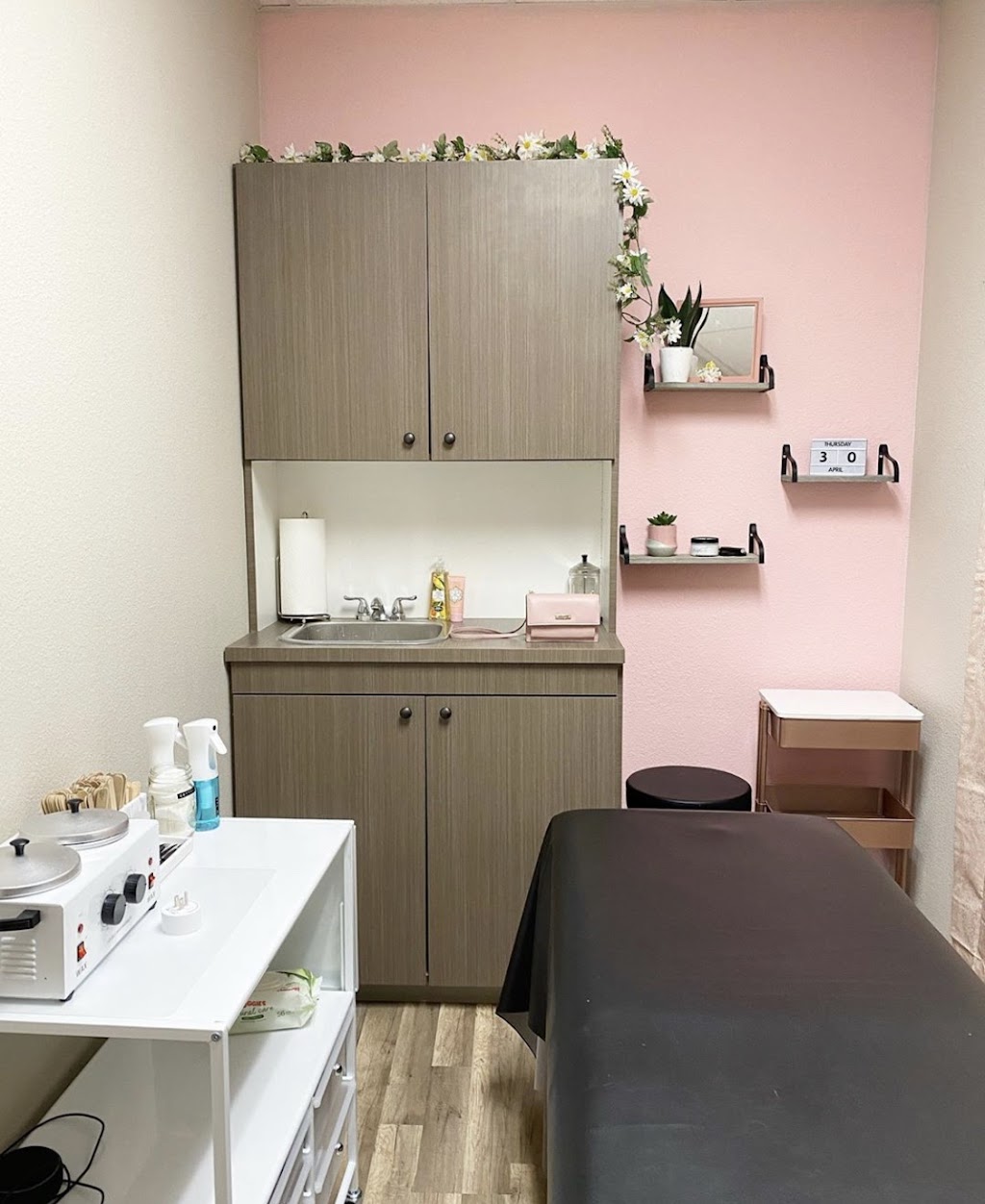 Olivine Salon Suites | 2901 N US 75-Central Expy 1000 Suite #125, Plano, TX 75075, USA | Phone: (469) 682-8225