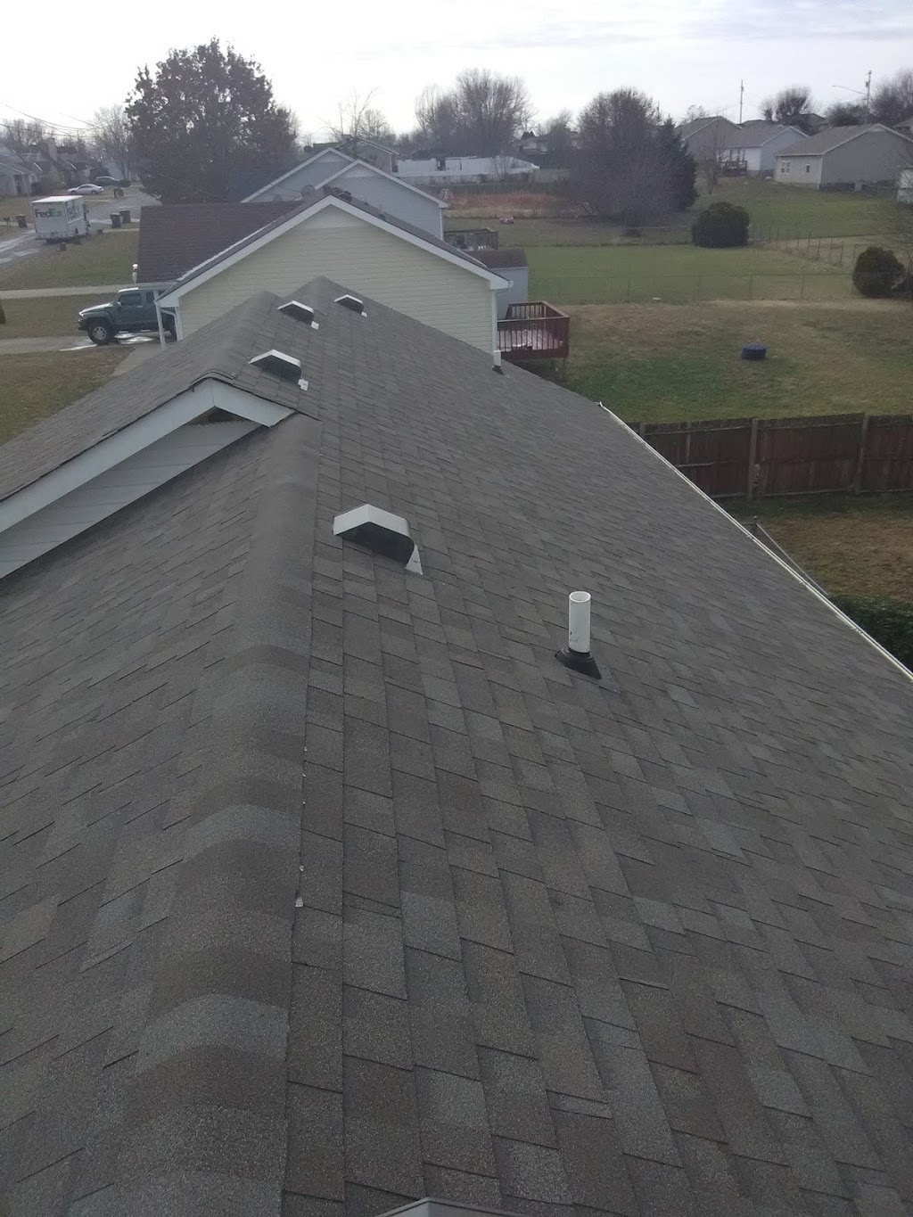 Action Roofing | 1231 Dunbar Cave Rd, Clarksville, TN 37043, USA | Phone: (931) 645-4784