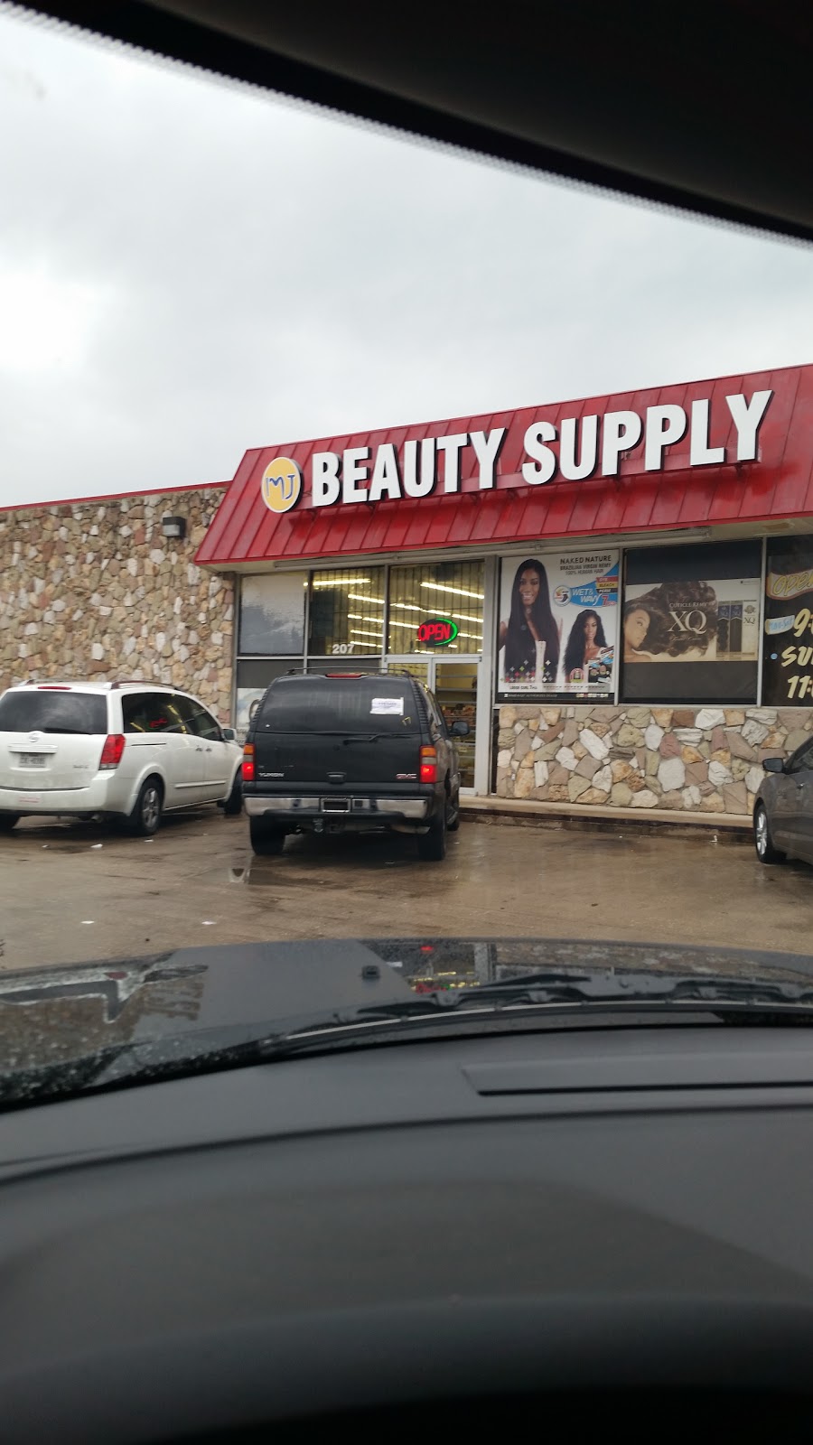 M J Beauty Supply | 207 W Pleasant Run Rd, Lancaster, TX 75146 | Phone: (972) 275-0305