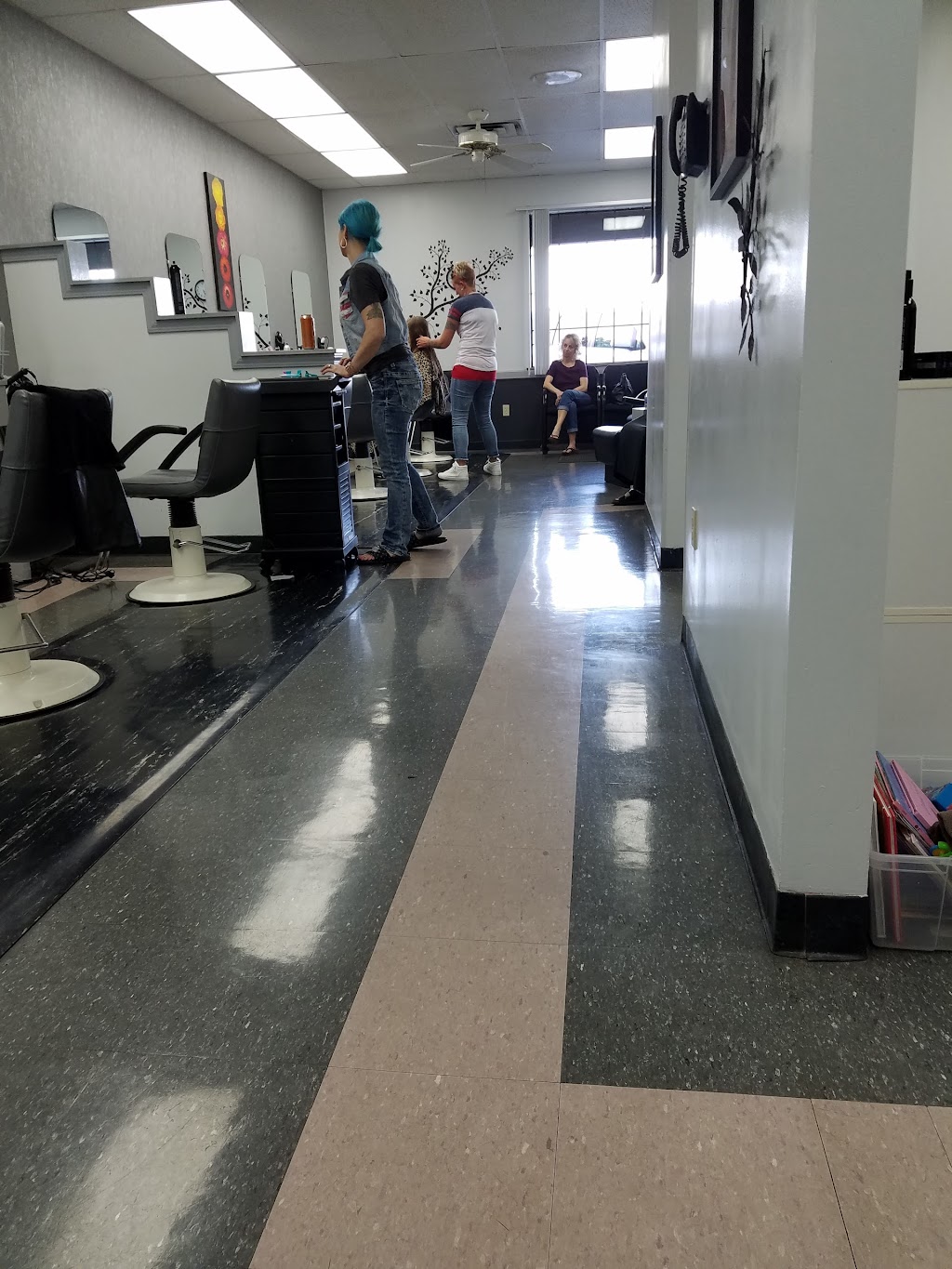 Mane Attraction Hair Studio | 204 Great Oaks Trail, Wadsworth, OH 44281, USA | Phone: (330) 336-8682