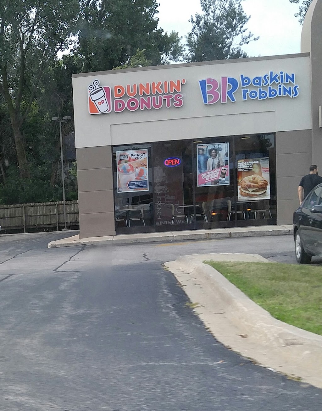 Baskin-Robbins | 121 W Ogden Ave, Westmont, IL 60559, USA | Phone: (630) 395-9698