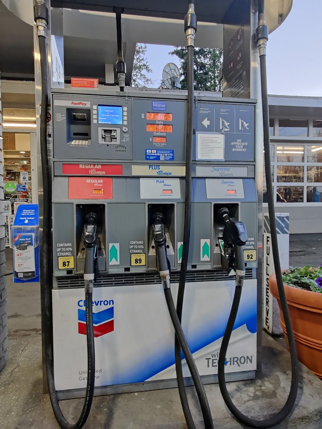 Medina Chevron | 8401 NE 12th St, Medina, WA 98039, USA | Phone: (425) 454-6986