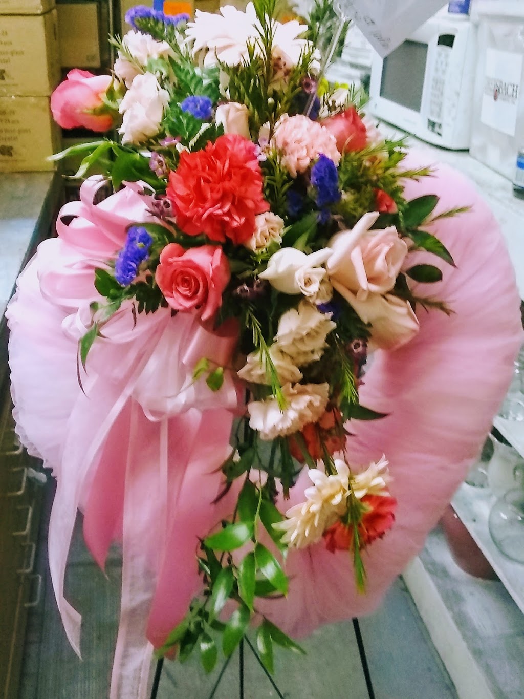 Juliannes Florist | 2201 Crums Ln, Louisville, KY 40216, USA | Phone: (502) 448-3567