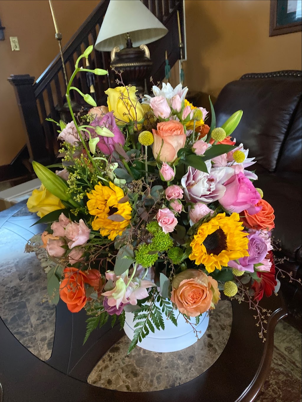 Flower & Gifts By Renee | 6914 Schaefer Rd, Dearborn, MI 48126, USA | Phone: (313) 584-1010