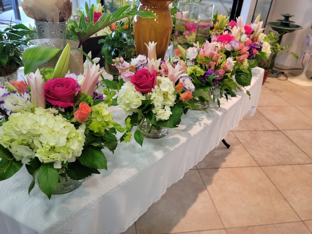 Blooms and Bears Florist | 855 Seagull Ln, Newport Beach, CA 92663, USA | Phone: (949) 252-9419