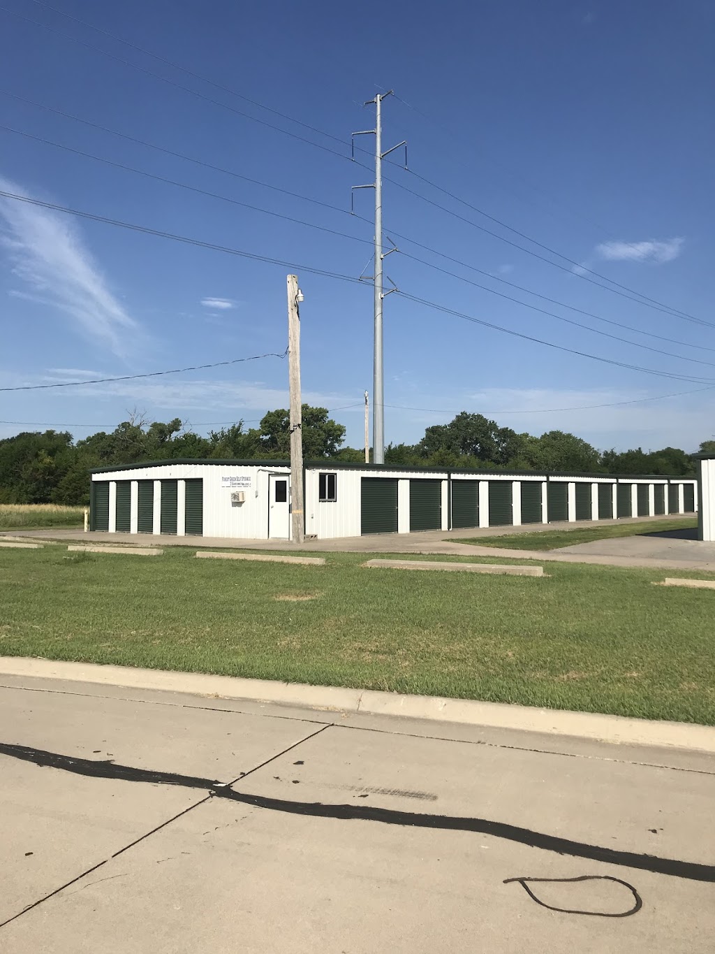 Forest Green Self Storage | 435 Industrial Rd, Halstead, KS 67056, USA | Phone: (316) 833-4635