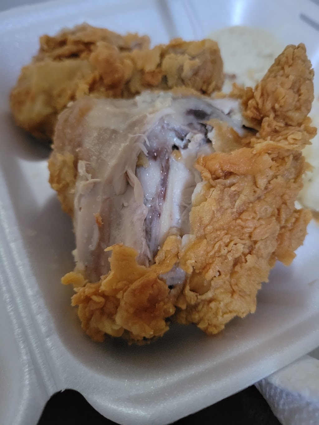 Popeyes Louisiana Kitchen | 2606 W State St, New Castle, PA 16101, USA | Phone: (724) 698-7079