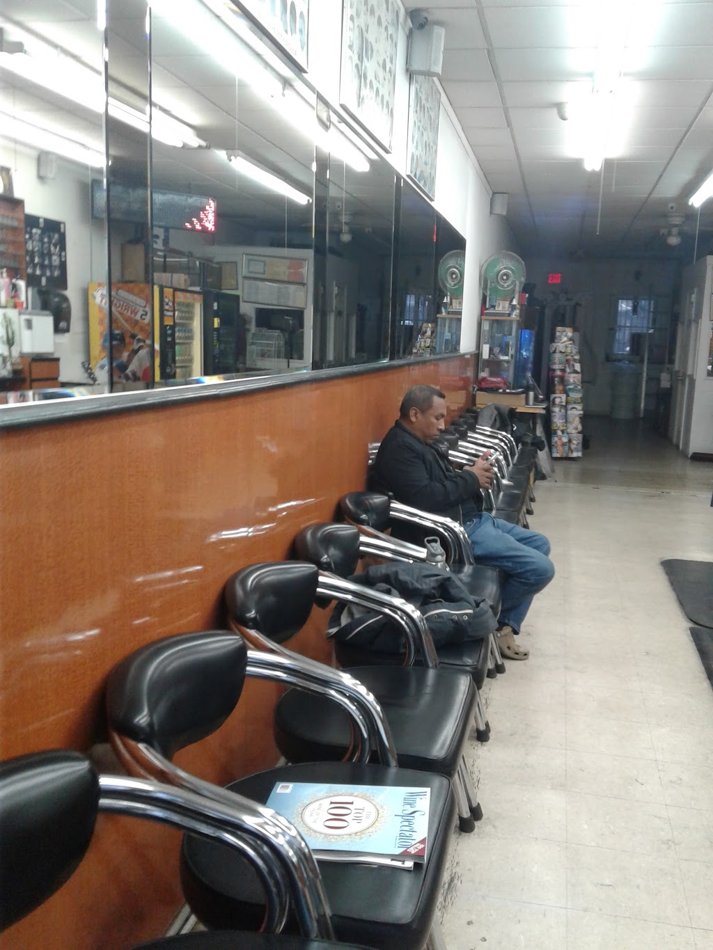 Bens & Tonys Classic Barber Shop | 539 W Merrick Rd, Valley Stream, NY 11580, USA | Phone: (516) 872-5904