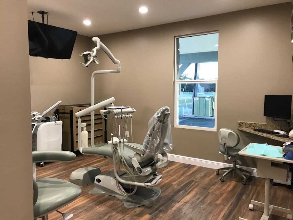 Town Square Dental | 1314 Constantinople St, Castroville, TX 78009, USA | Phone: (830) 538-2236