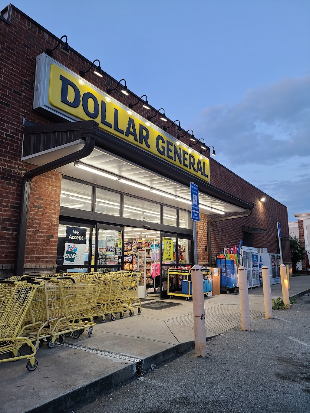 Dollar General | 195 Village Cir, Senoia, GA 30276, USA | Phone: (470) 980-2005