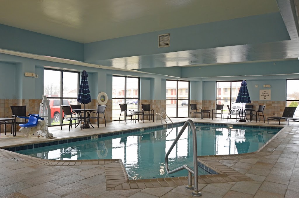 Holiday Inn Express & Suites Covington Tennessee | 120 Deena Cove, Covington, TN 38019, USA | Phone: (901) 476-9700