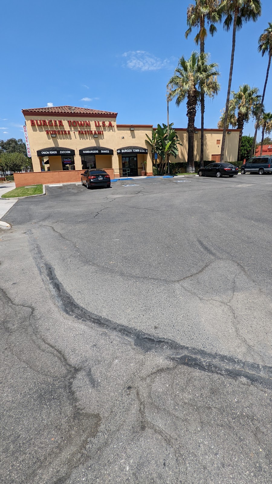 Airport Gateway Plaza | 730 N Archibald Ave, Ontario, CA 91764, USA | Phone: (909) 481-9317