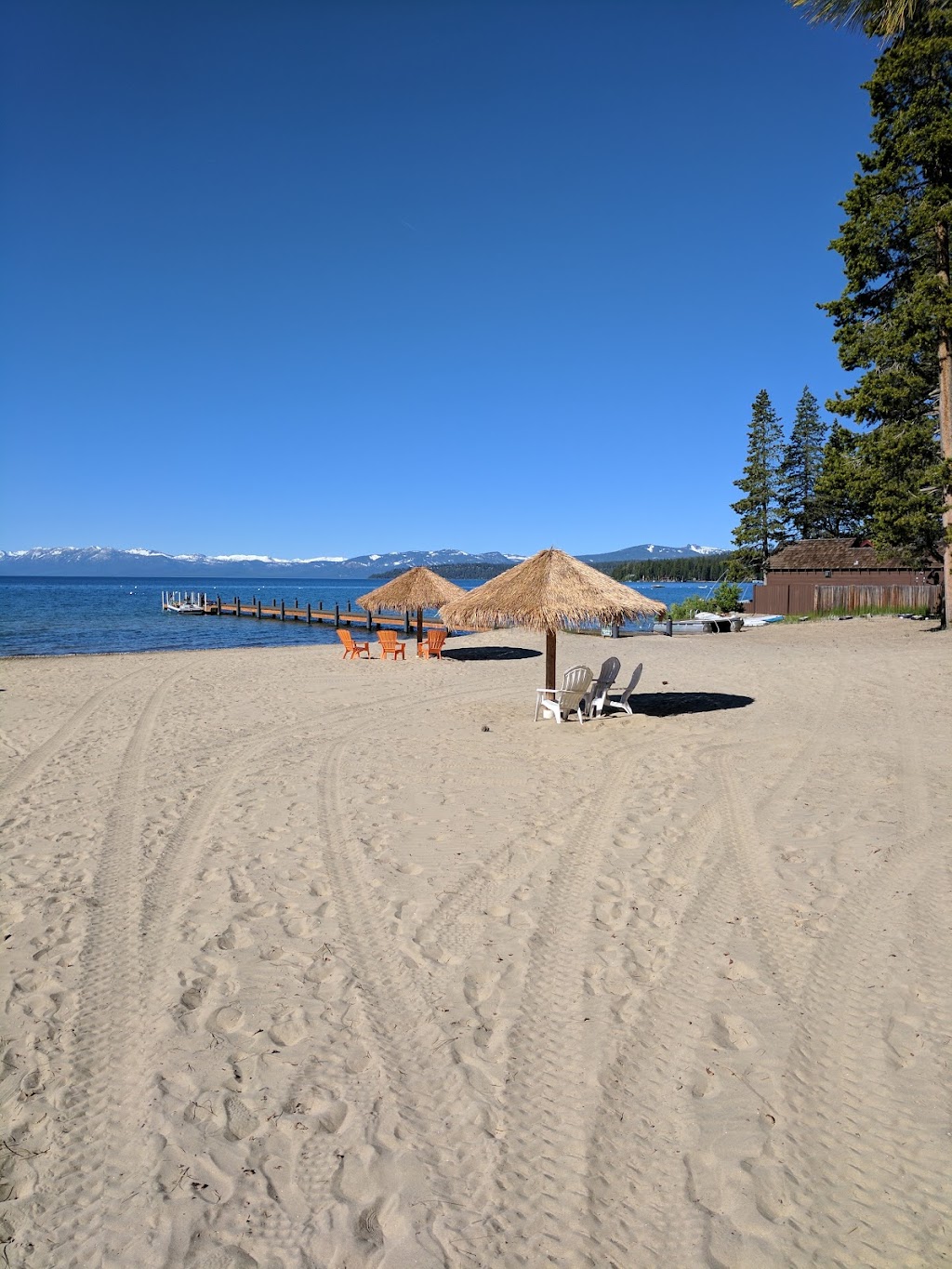 Tahoe Vista Lodge & Cabins | 6631 N Lake Blvd, Tahoe Vista, CA 96148, USA | Phone: (530) 546-3523