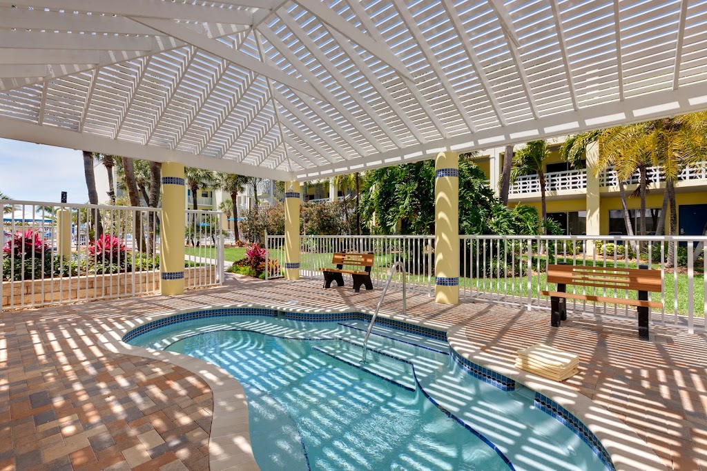 Alden Suites - A Beachfront Resort | 5900 Gulf Blvd, St Pete Beach, FL 33706, USA | Phone: (800) 237-2530