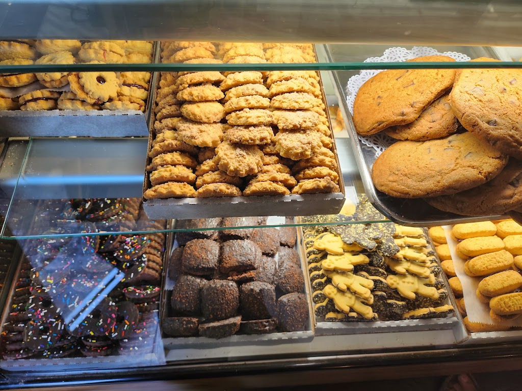 The Hungarian Pastry Shop | 1030 Amsterdam Ave, New York, NY 10025, USA | Phone: (212) 866-4230