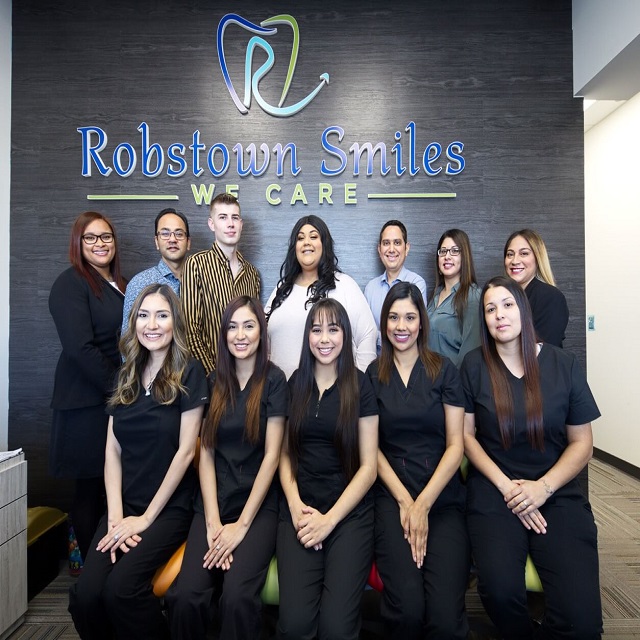 Robstown Smiles - Dentist in Robstown, TX | 222 E Main Ave, Robstown, TX 78380, USA | Phone: (361) 933-0124