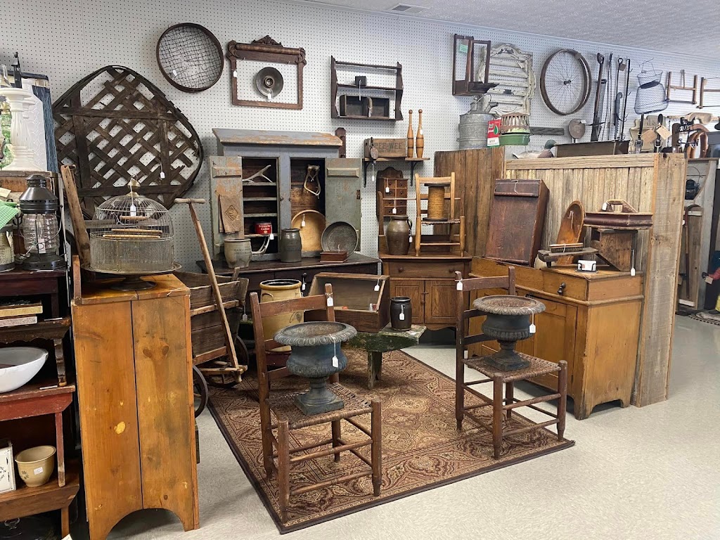 The Homestead Antiques and Old Time Market | 8154 Main St, Campbellsburg, KY 40011, USA | Phone: (502) 465-0003