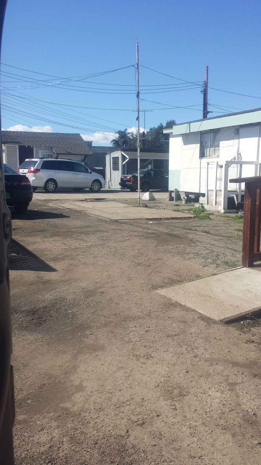 Crawfords Trailer Park | 1525 105th Ave, Oakland, CA 94603, USA | Phone: (510) 562-7009