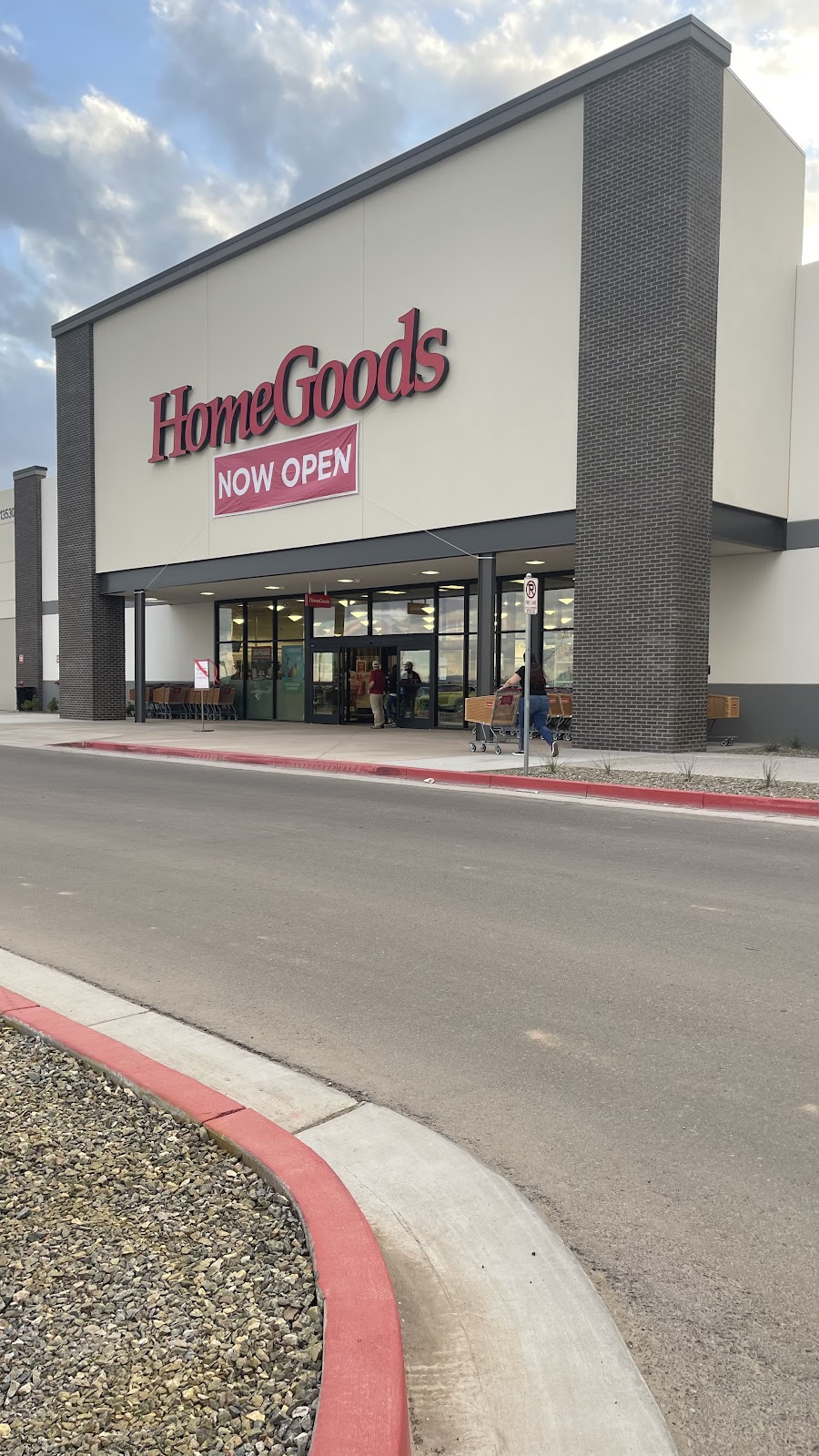 HomeGoods | 13560 N Prasada Pkwy, Surprise, AZ 85388, USA | Phone: (520) 527-5477