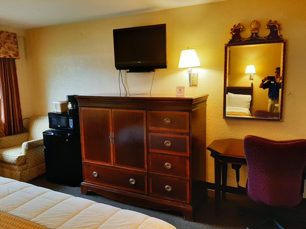 Americas Best Value Inn Smithfield | 197 Mallard Rd, Smithfield, NC 27577, USA | Phone: (919) 934-7176